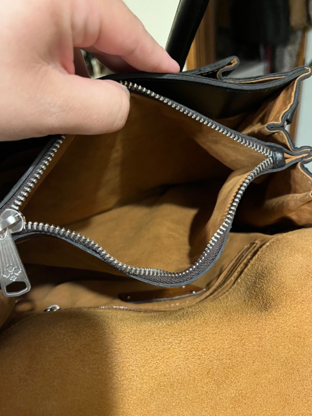 Patricia Nash Black Leather Crossbody -missing strap - Picture 3 of 11